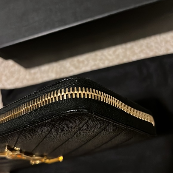 SAINT LAURENT CASSANDRE MATELASSÉ ZIP AROUND WALLET - Picture 13 of 16